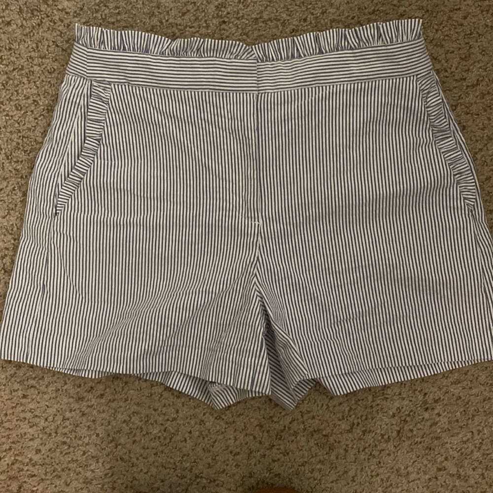 Sear sucker shorts with ruffle details